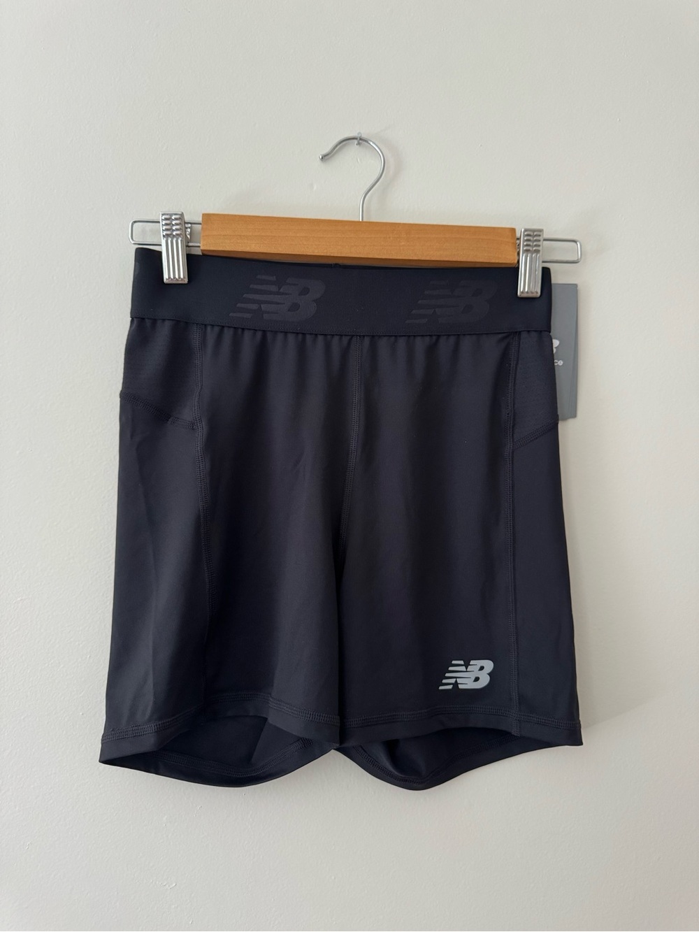NWT NEW BALANCE Pace Shorts S